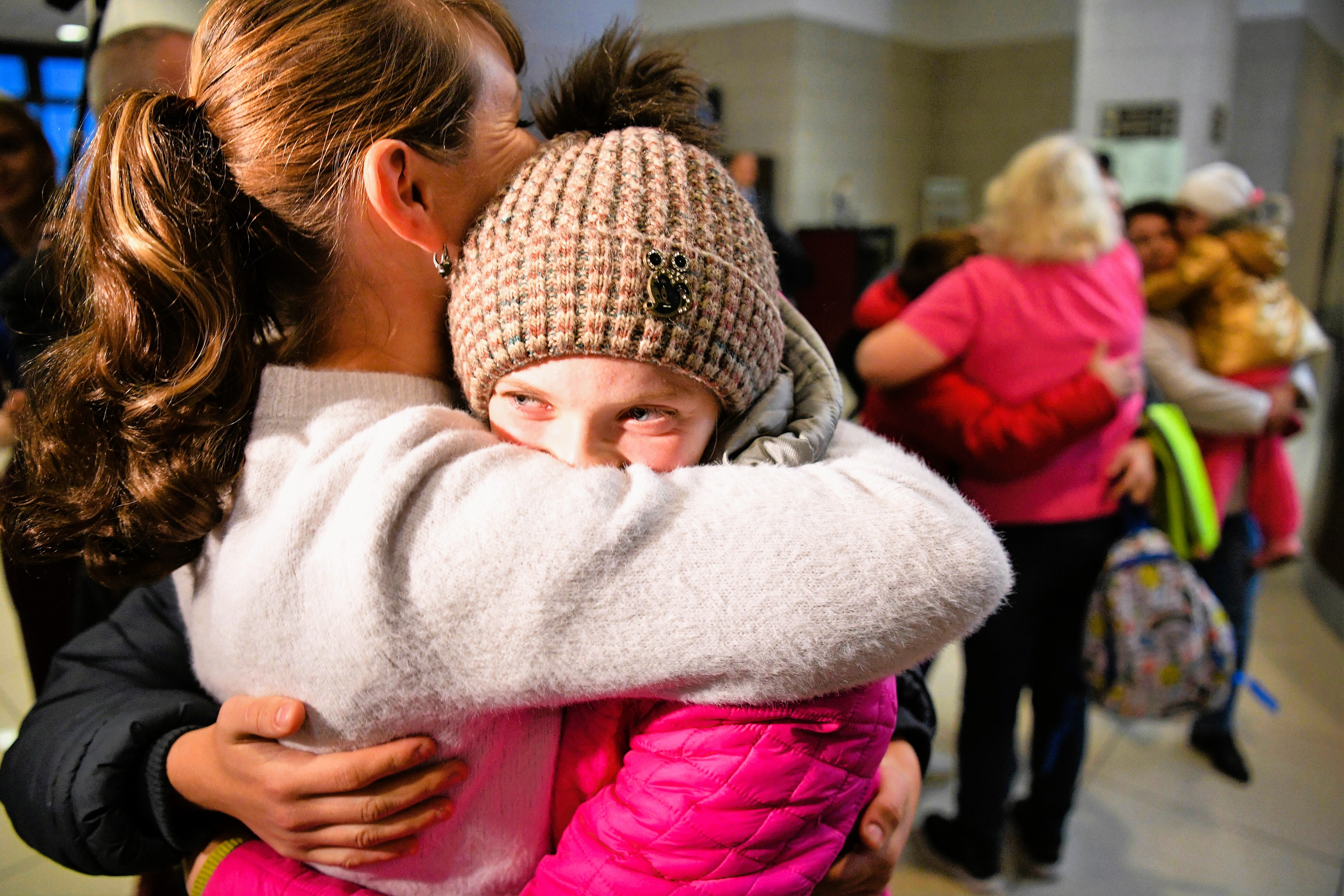 Ärzte erklären dreijähriges Kind für tot - dann wacht das Mädchen bei der Beerdigung plötzlich auf!