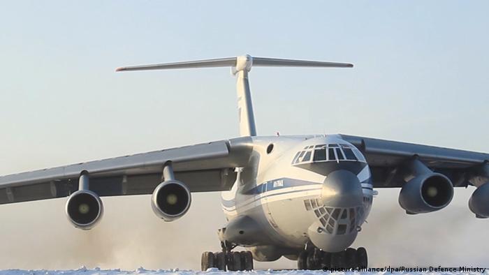 Russen Maschinen landen in China! - Holen die Russen militärische Ausrüstung in China ab? Experten besorgt