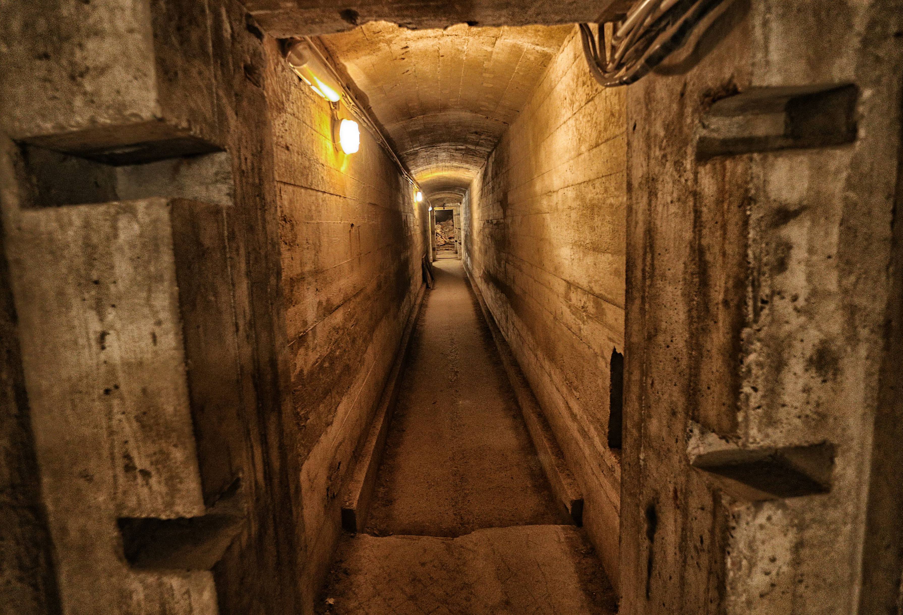 Kriegsgefahr in Deutschland steigt - Bundesregierung aktiviert Bunker-Plan zum Schutz der Bürger!