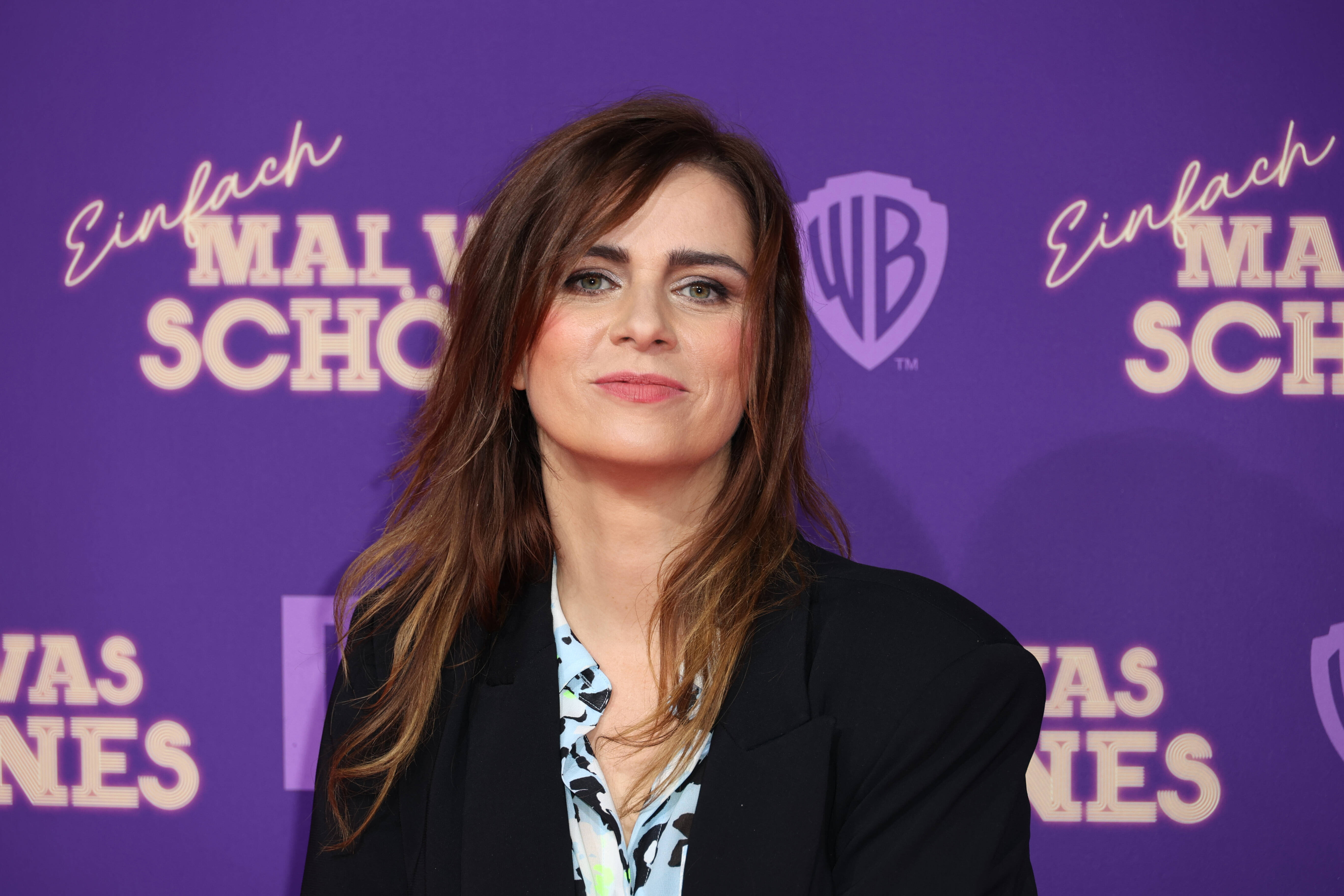 Tatort-Star Nora Tschirner bei TV-Show schwer verletzt - Notaufnahme nach Unfall!