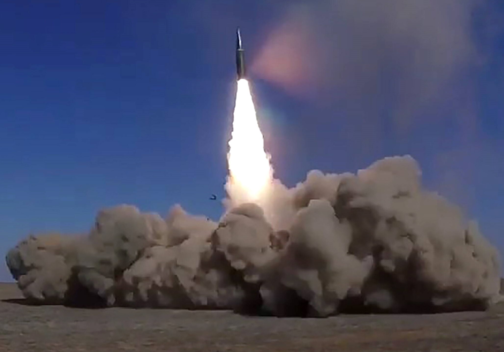 Will Putin die NATO angreifen? Russland setzt kaum Iskander-Raketen ein - Wunderwaffe wird gesammelt - für einen großen Schlag?