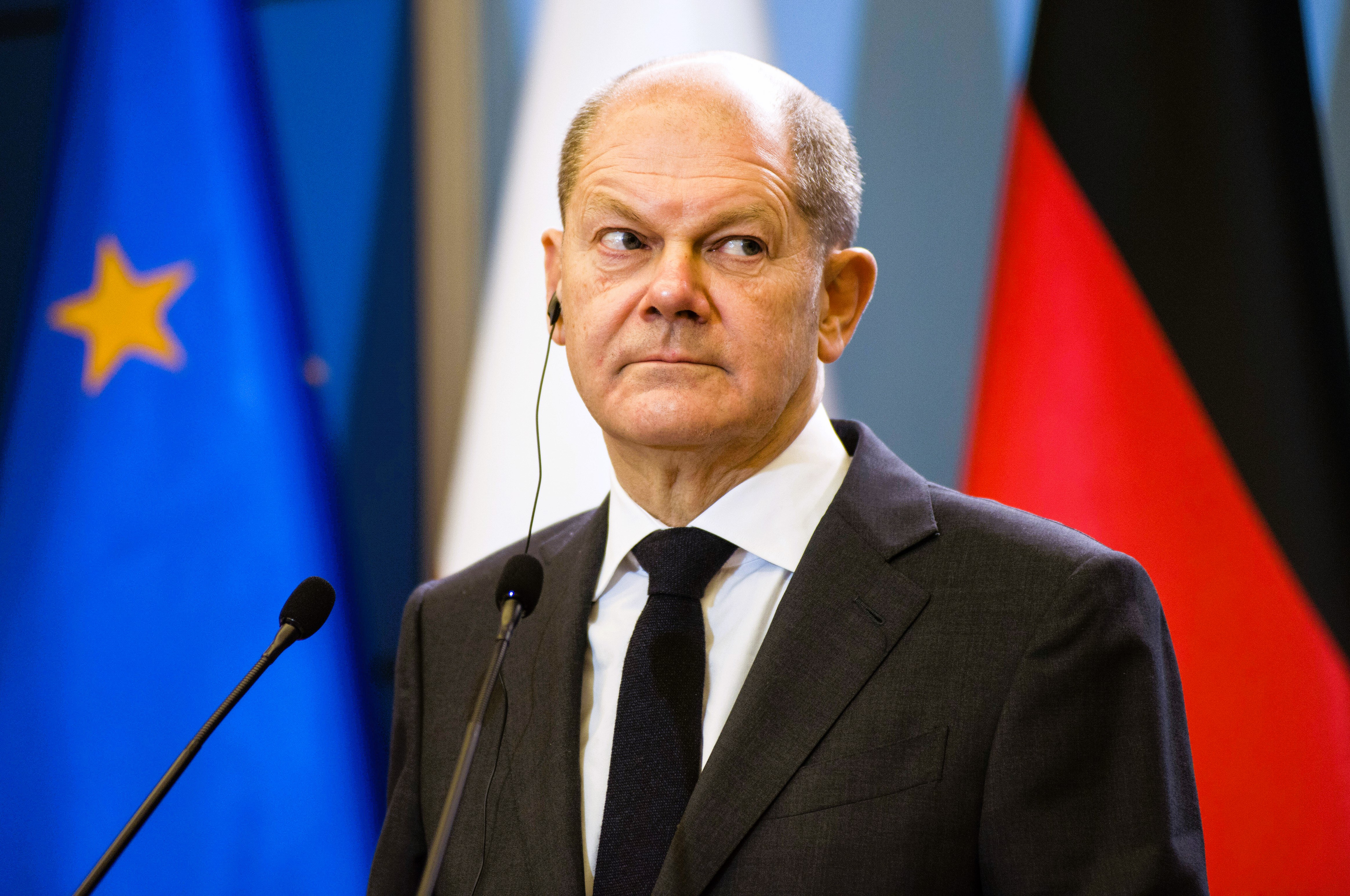 Skandal beim Asyl-Gipfel im Kanzleramt - Bundesländer ließen Scholz warten, Streit zwischen den Ländern eskaliert!