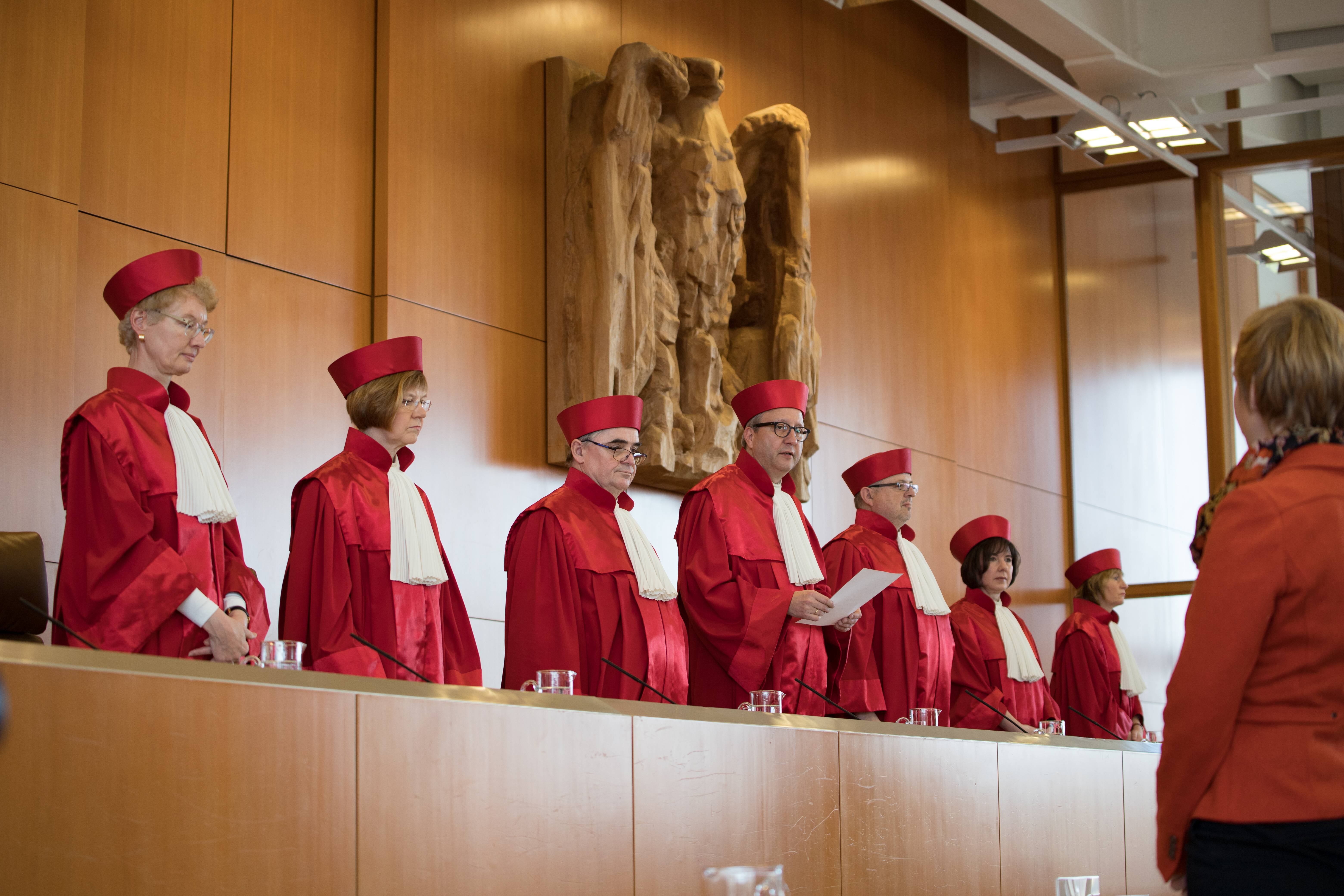 Erzieherin missbraucht 13-jährigen Jungen mehrfach - Jetzt steht sie vor Gericht