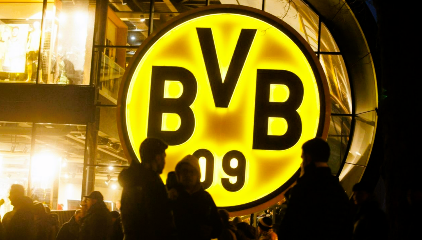 BVB gelingt Sensations-Transfer! Dortmund schnappt sich PSG-Talent zum Traumpreis!

---