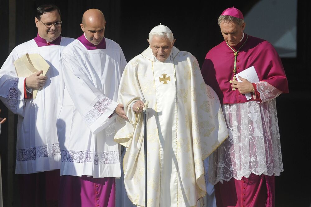 Der Papst ist tot! Trauer in Deutschland und im Vatikan - Papst Benedikt am Silvestermorgen gestorben