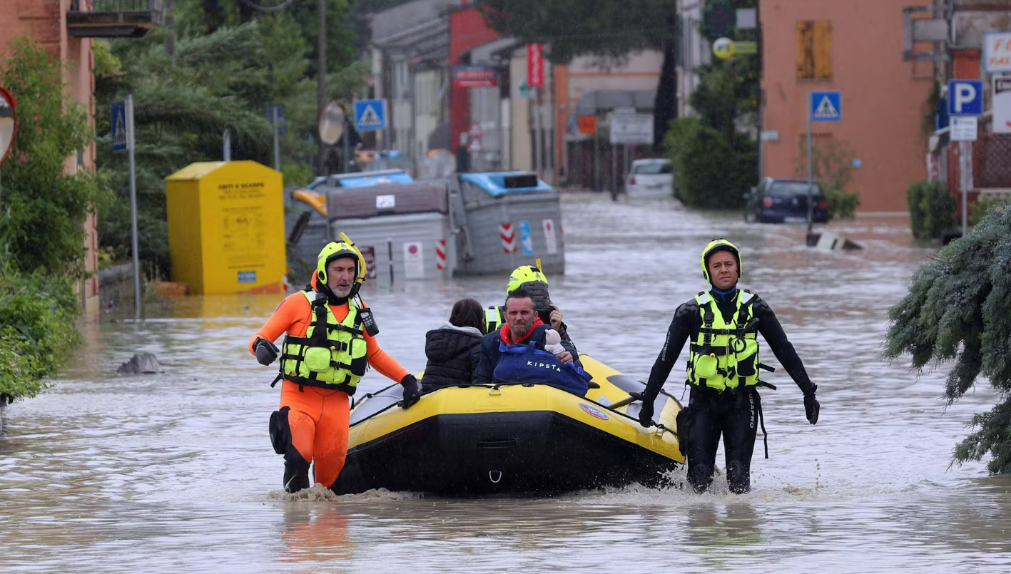 Alarmstufe-Rot! Unwetter-Alarm! 11 Tote, 10.000 Menschen evakuiert! Dramatische Bilder und Videos